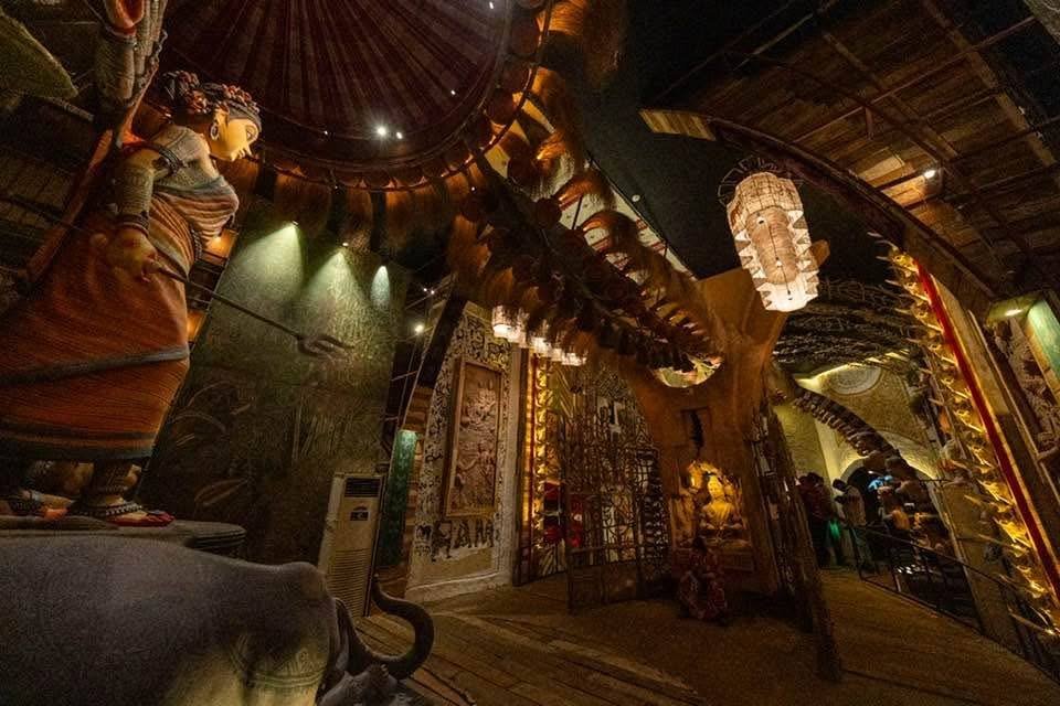Maniktala Chaltabagan Lohapatty Durga Puja pandal — Central Kolkata 2026