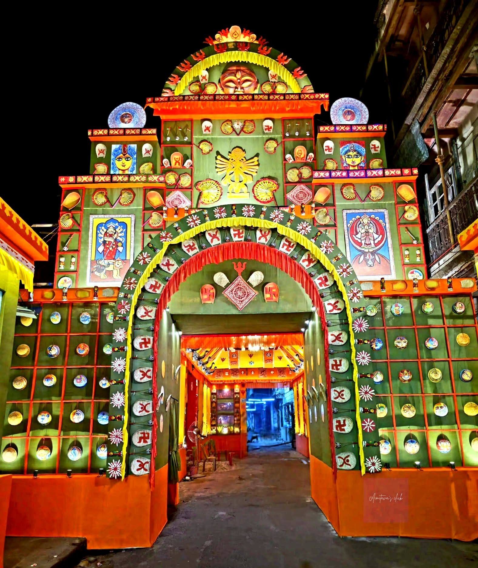 Sovabazar Beniatola Sarbojonin Durgotsab Durga Puja pandal — North Kolkata 2026