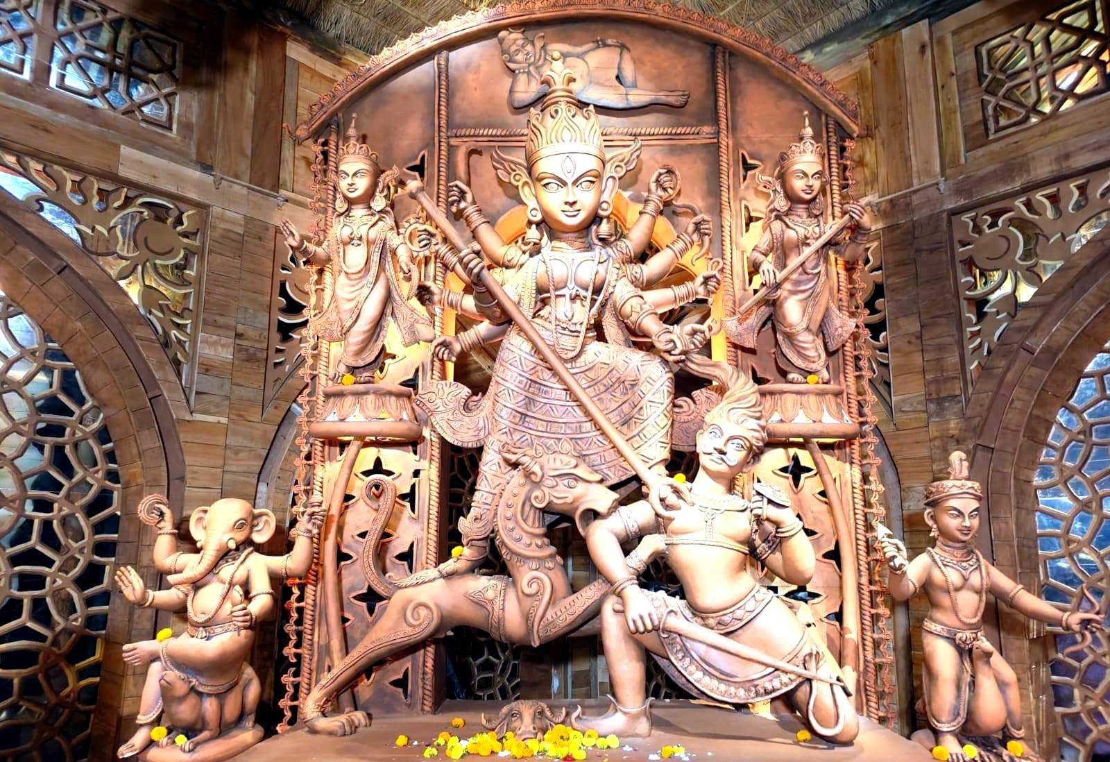 Dum Dum Park Tarun Sangha Durga Puja pandal — North-East Kolkata 2026