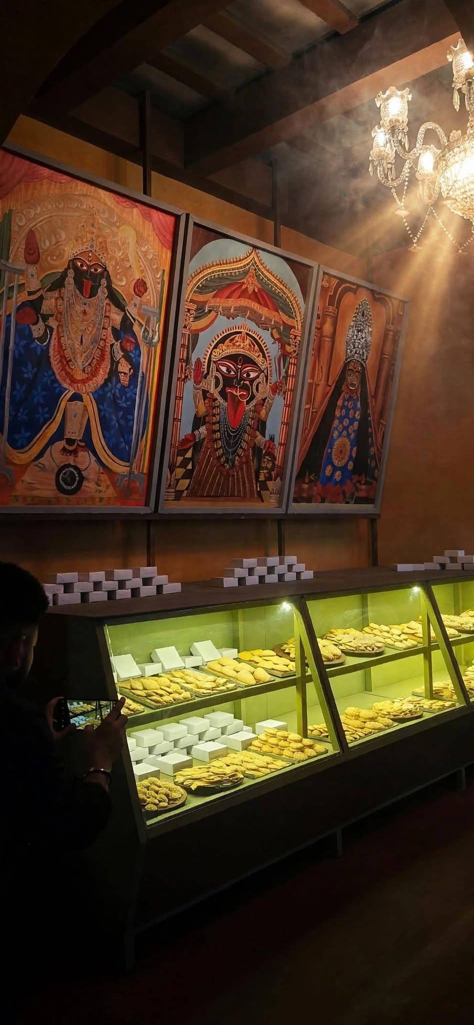 Ahiritola Sarbojonin Durgotsab Samity Durga Puja pandal — North Kolkata 2026