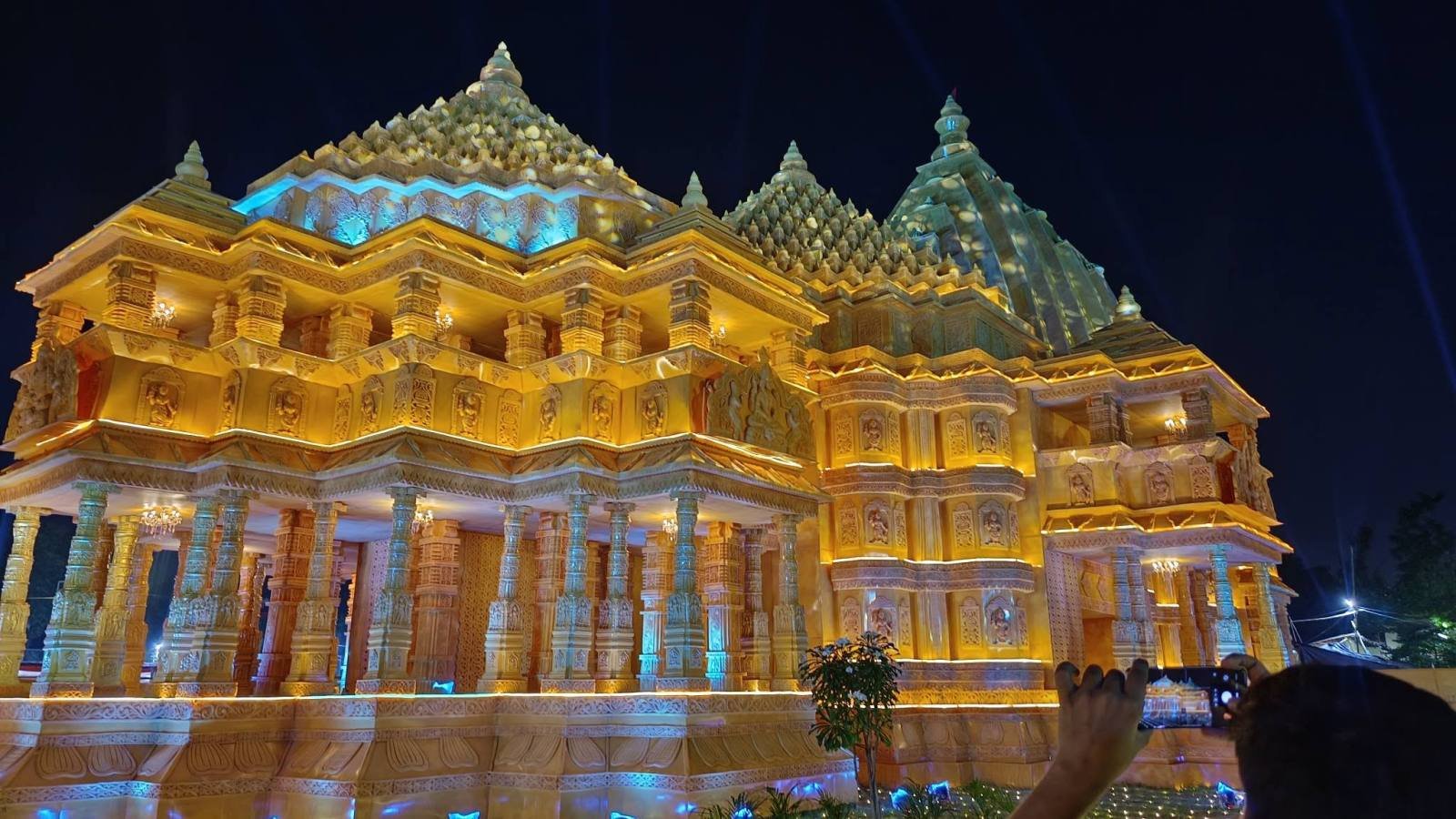 BJ Block Salt Lake Durga Puja pandal — North-East Kolkata 2026